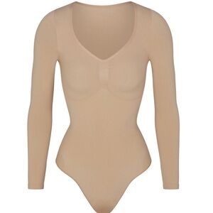 SKIMS SEAMLESS SCULPT LONG SLEEVE THONG BODYSUIT